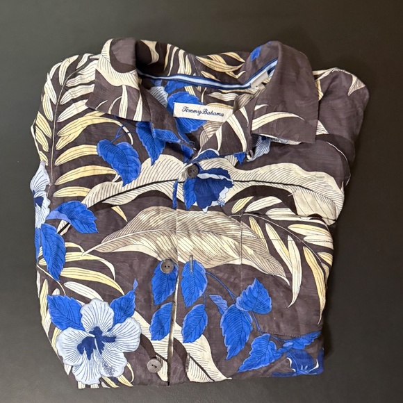 Tommy Bahama SILK s/s button down - Picture 2 of 3